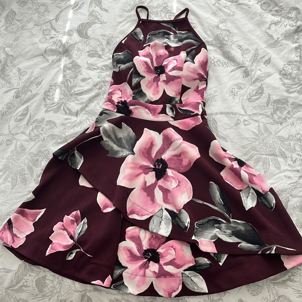 *NWT* Speechless Burgundy Zippered Tiered Sleeveless Halter Short Juniors Dress